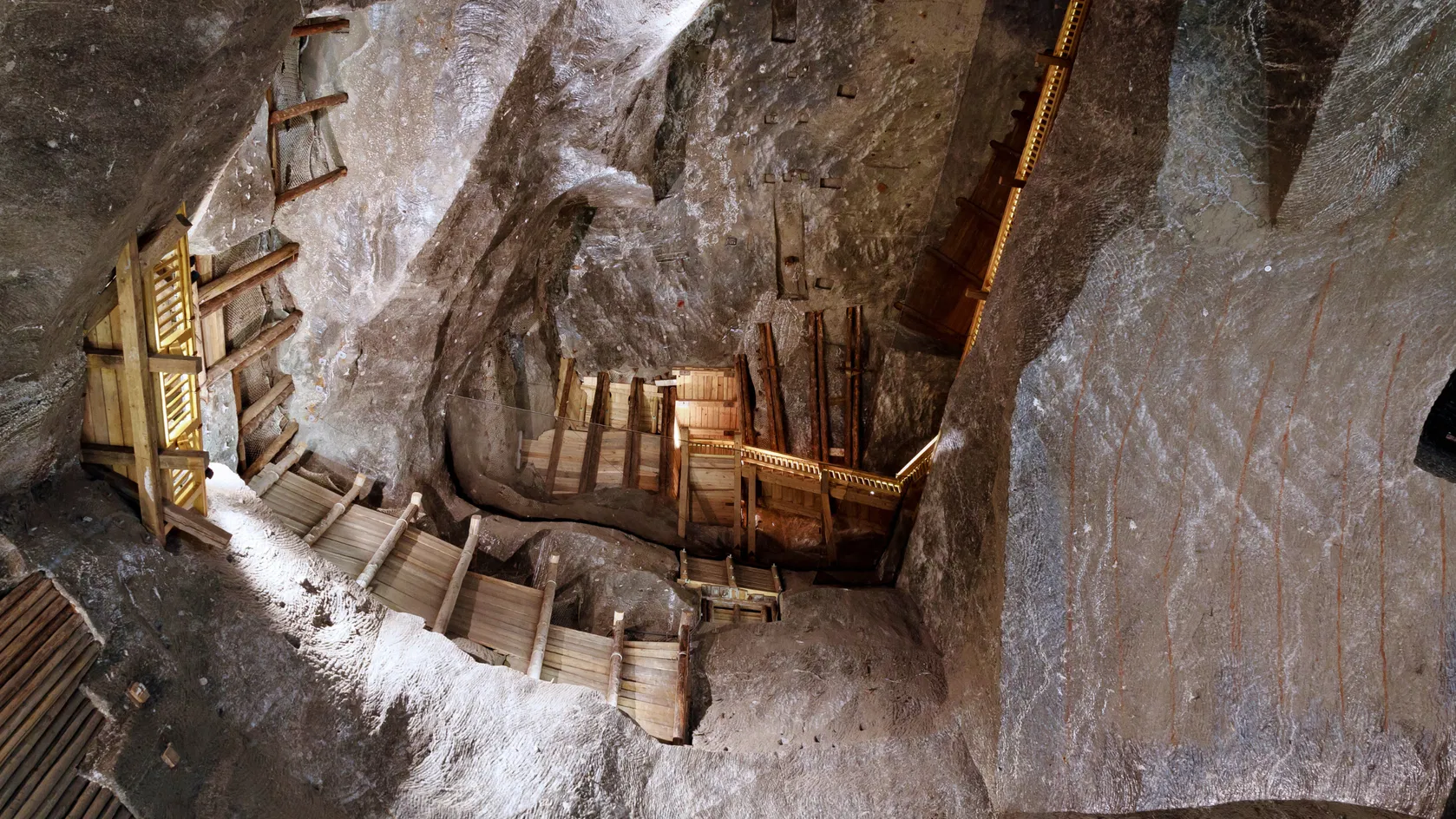 Wieliczka Salt Mine - staircase descent