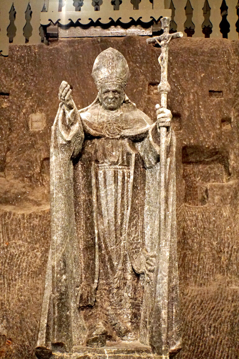 Poland-01618_-_Saint_John_Paul_II_31547503070_2